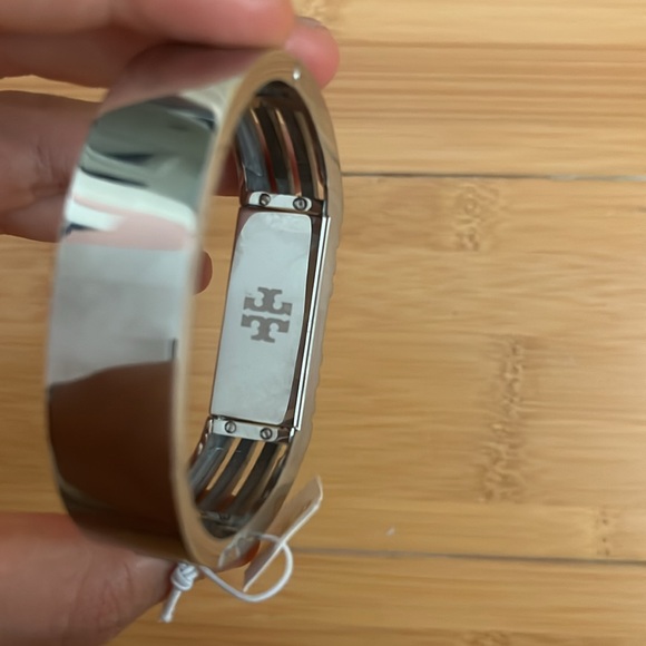 NWT Tory Burch for Fitbit metal hinged bracelet - Picture 4 of 6